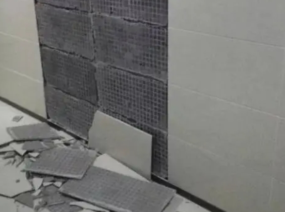 合江瓷砖空鼓维修公司分享下合江墙砖松动维修的知识